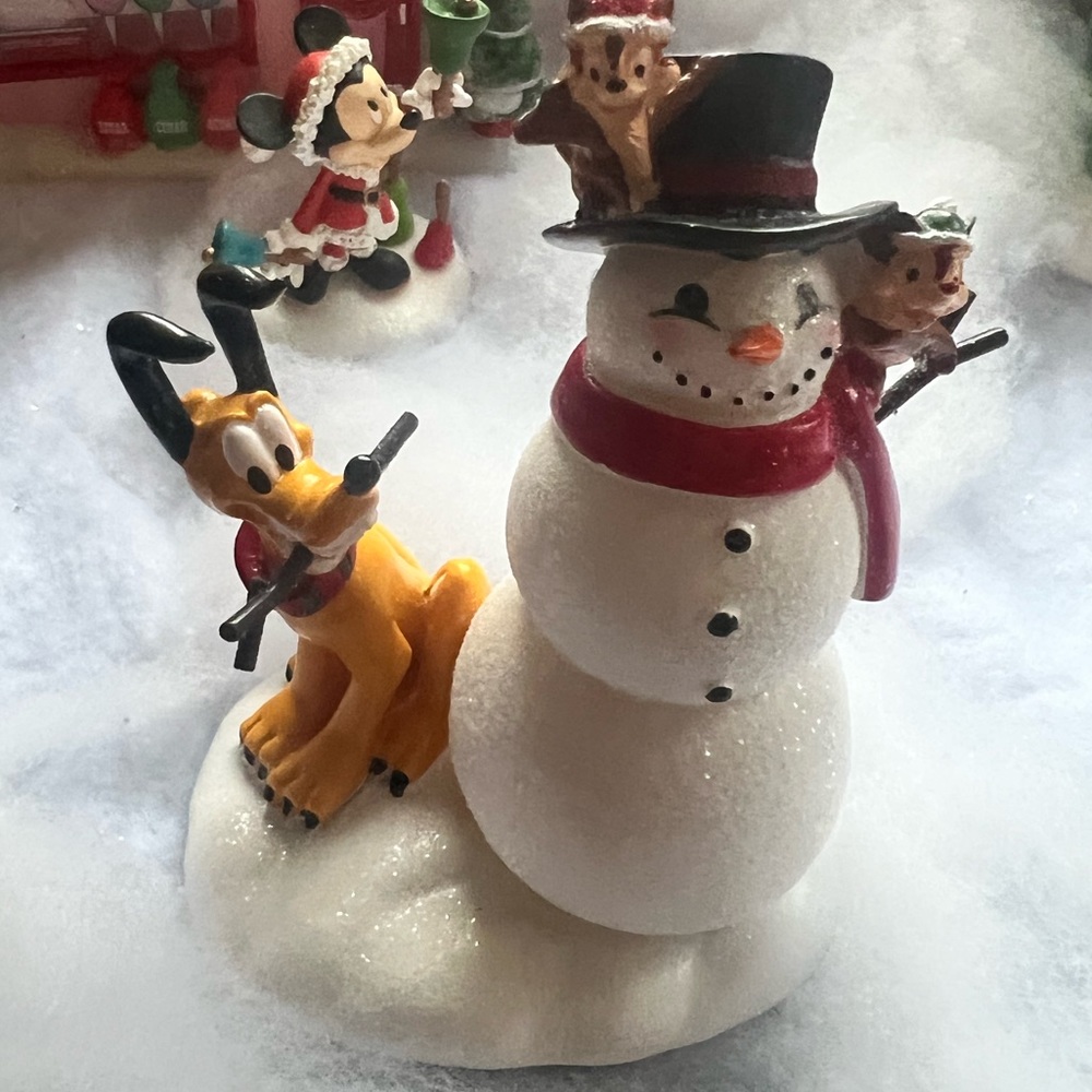 Saint Nicholas Square | Pluto and Friends decorations